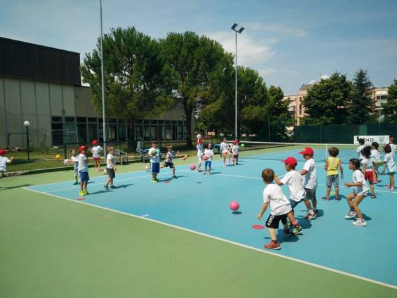 Sindaco e assessore al Jump, centro estivo per 500 bimbi organizzato da Asi Pesaro e cooperativa Polis