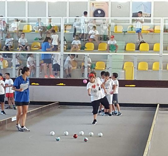 Non chiamatelo sport per vecchi. Ecco il corso di avviamento alle bocce per Under 14